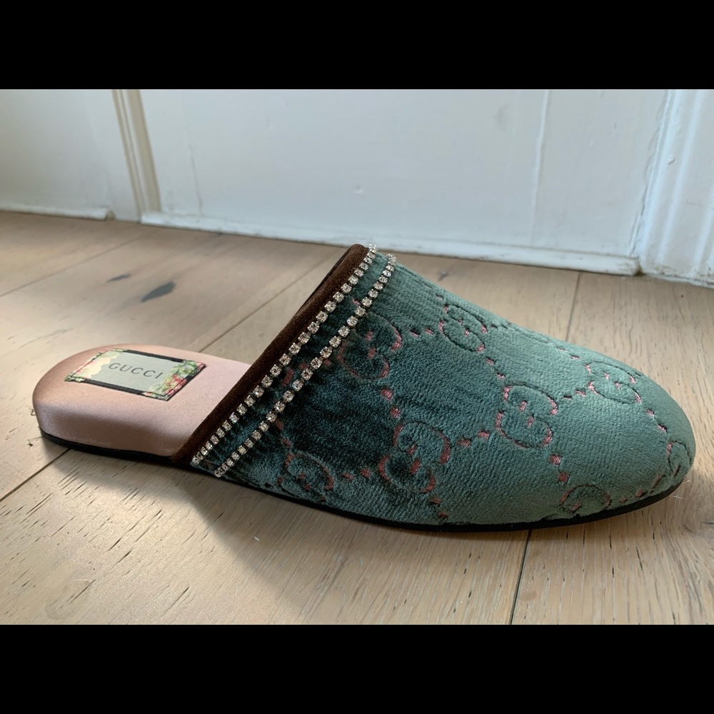 Gucci Green Velvet Slippers with Supreme GG Print